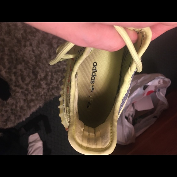 Yeezy 350 v2 frozen yellow authentic - Picture 2 of 4